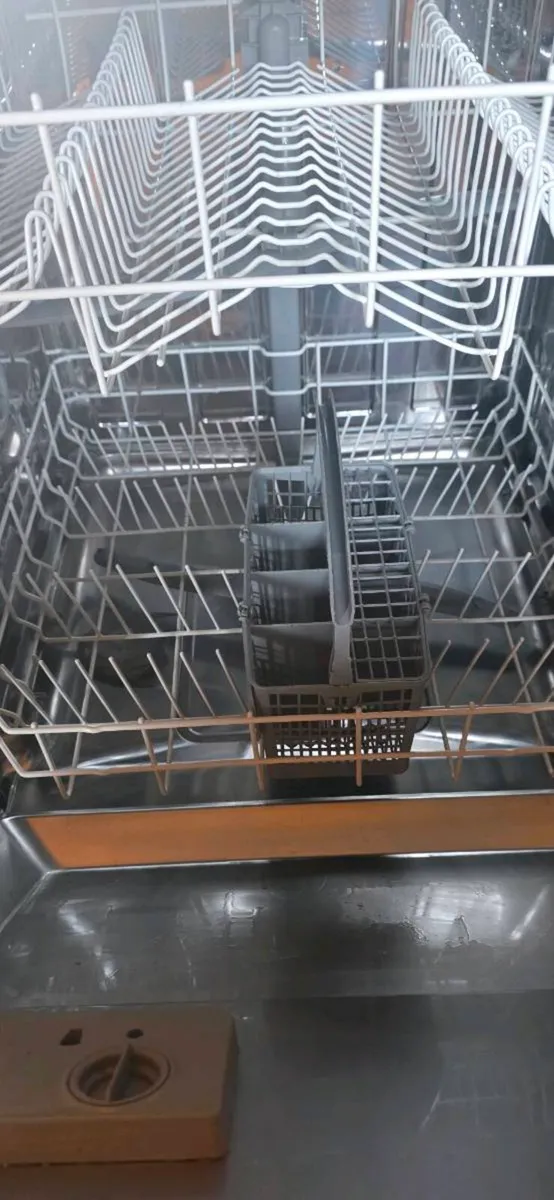 Dishwasher Whirlpool - Image 4