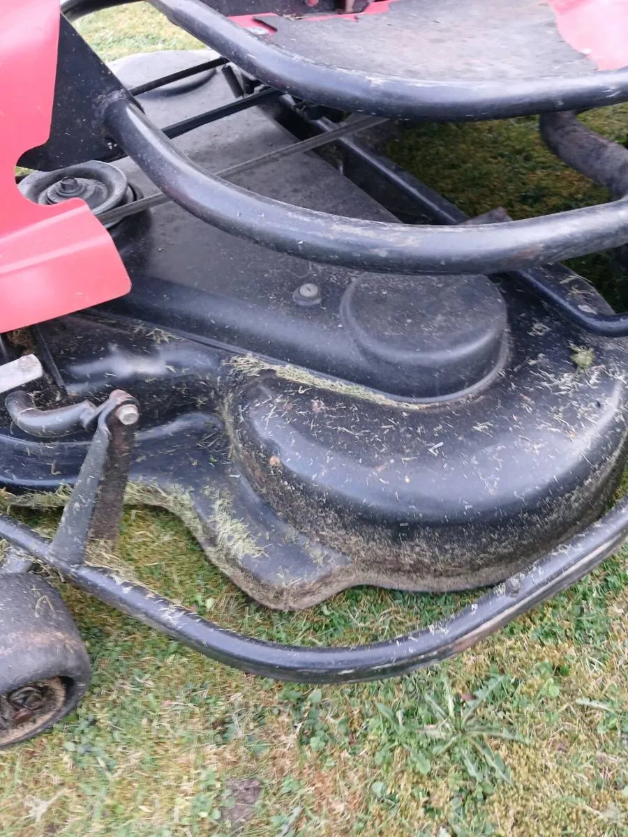 JONSERED RIDER 15.5 hp Briggs engine Hydro - Image 4