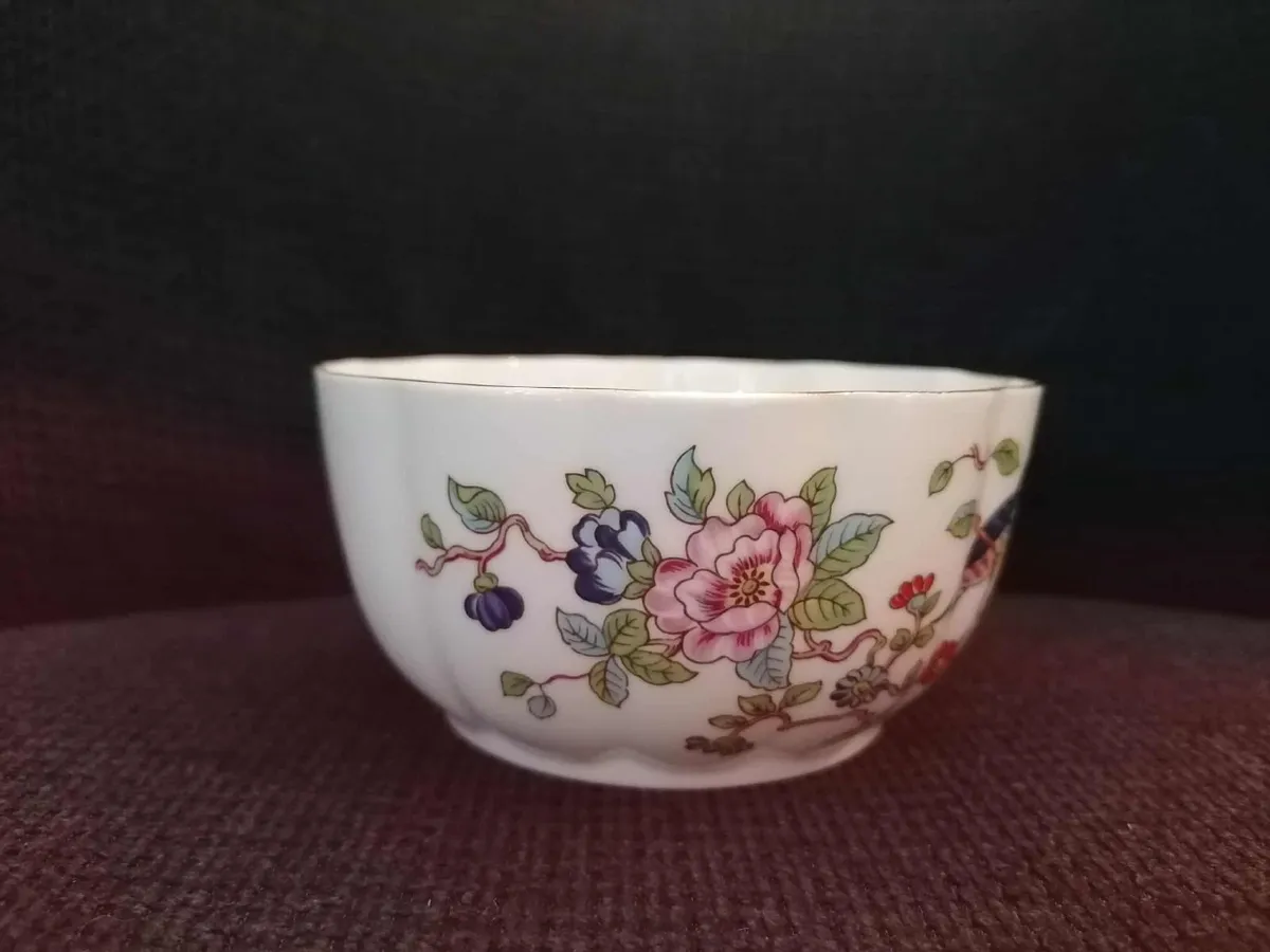 Aynsley Bone China Var-i-ete Bowl - Image 1
