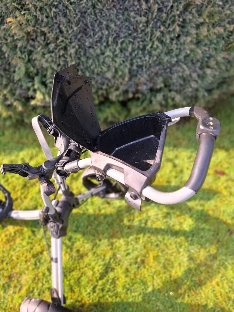 Rovic Golf trolley. 3 wheel - Image 3