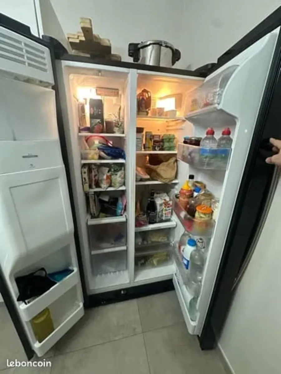 Whirlpool American Fridge Freezer - Image 2