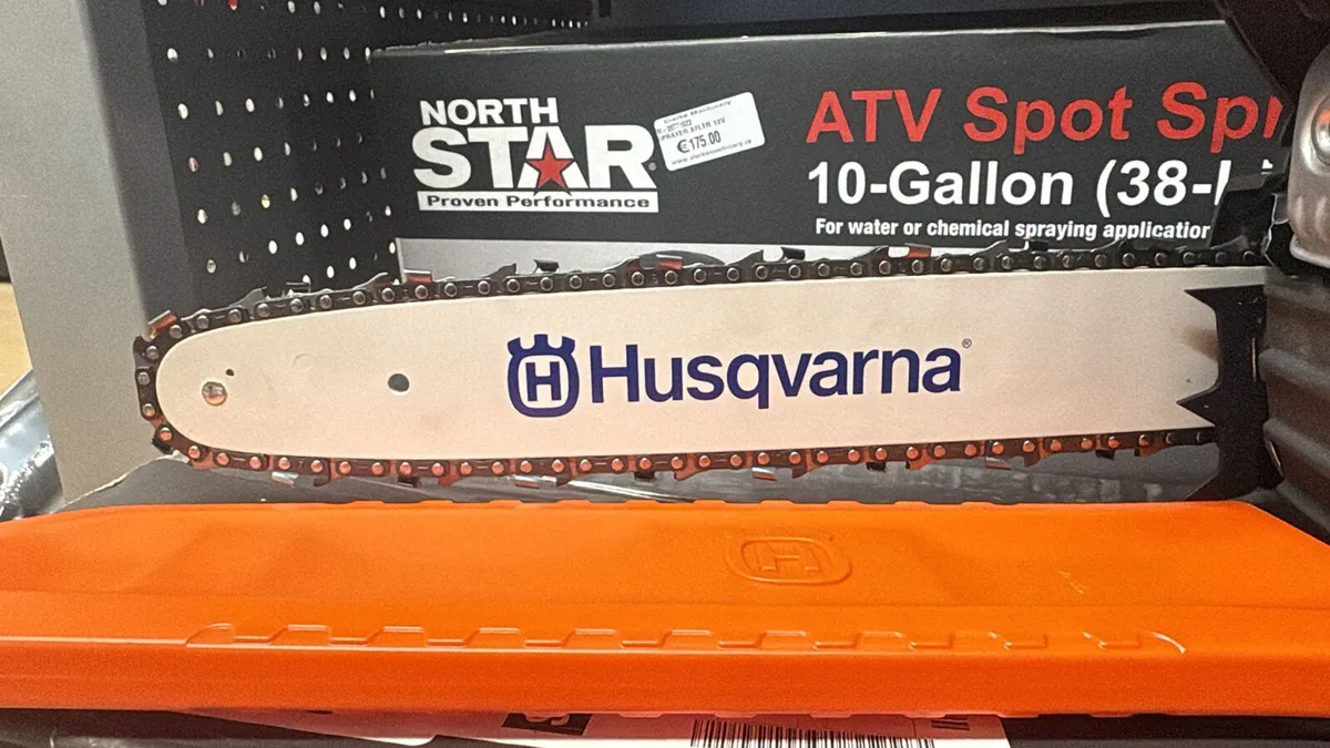 Husqvarna 135 Chainsaw - Image 3