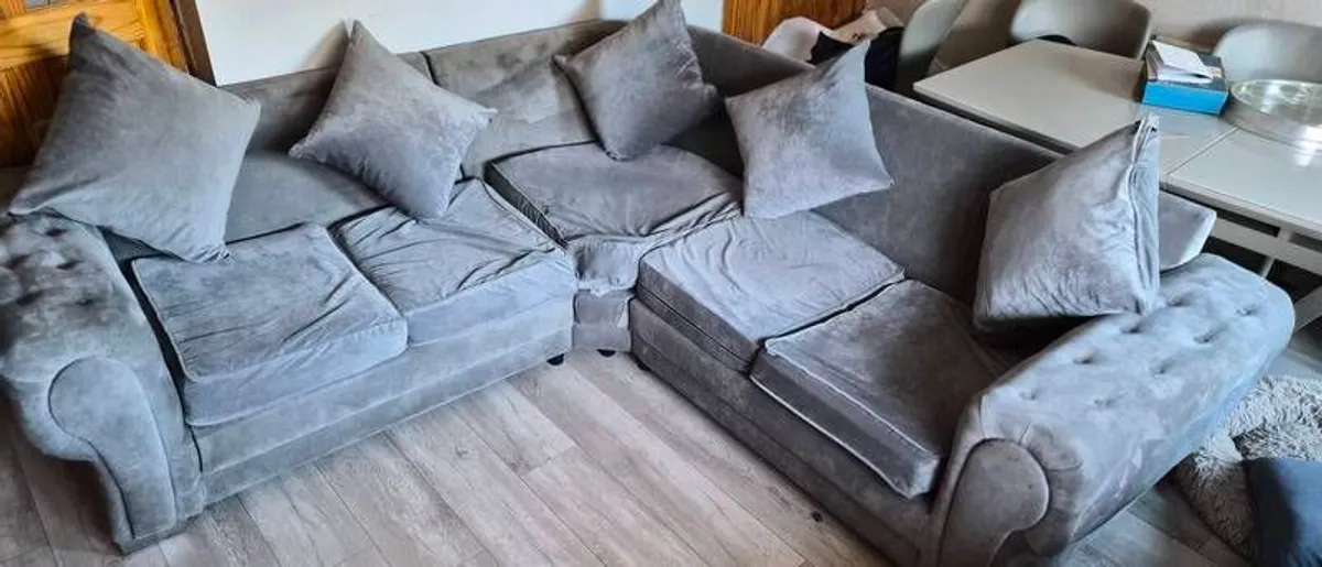 corner sofa - Image 1