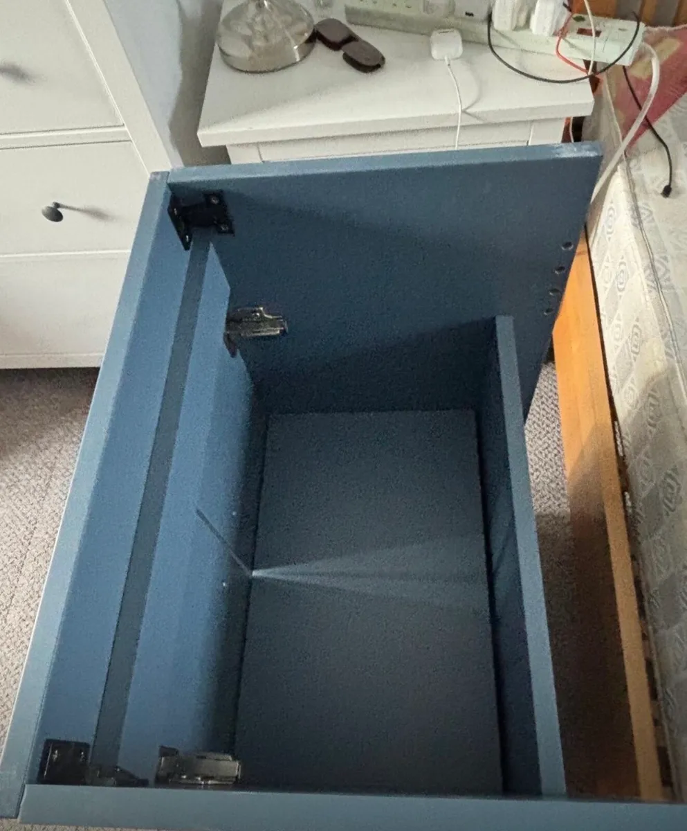 New bathroom toilet and sink unit - Image 1