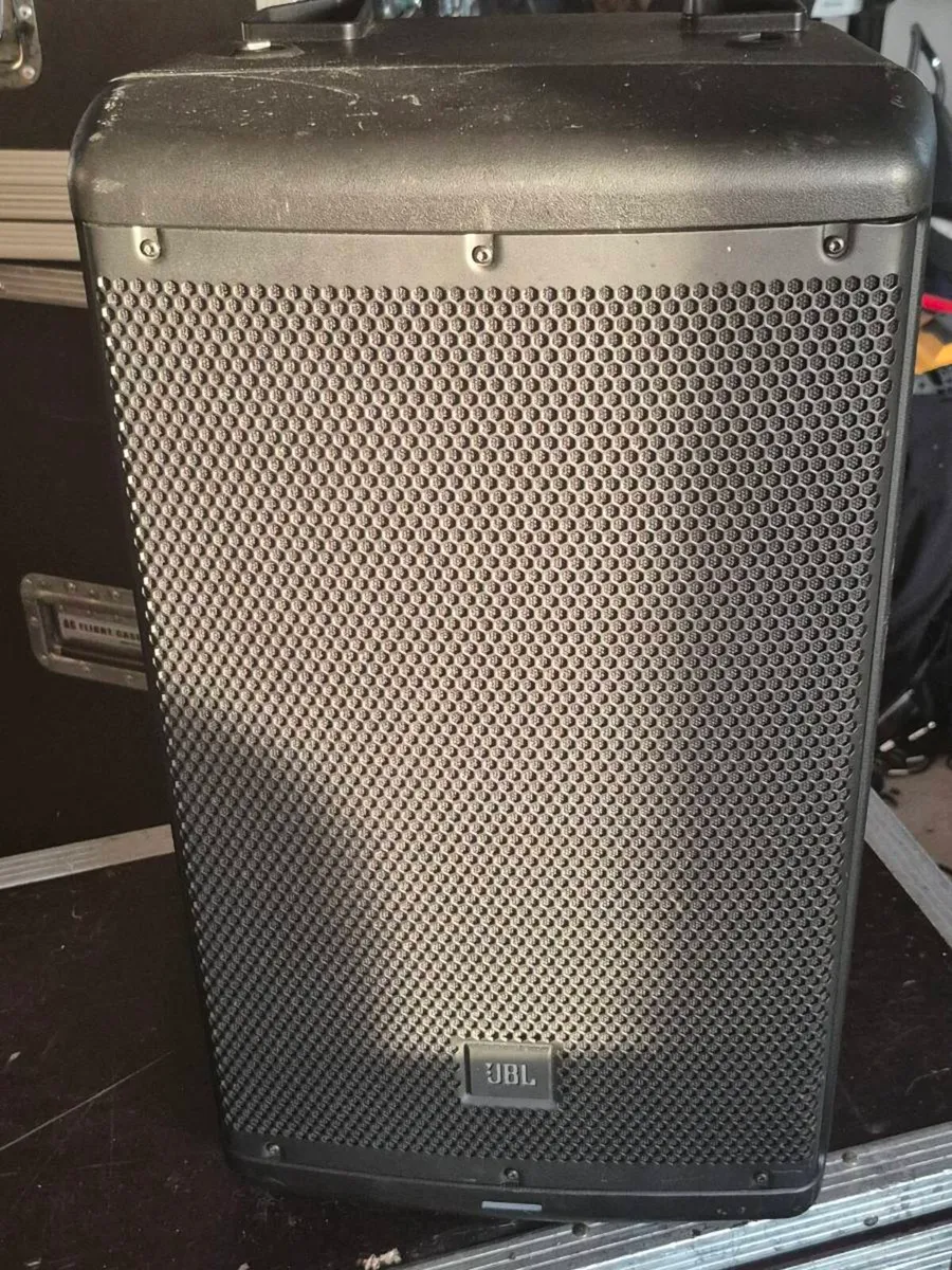 JbL powered 10s speakers - Image 2
