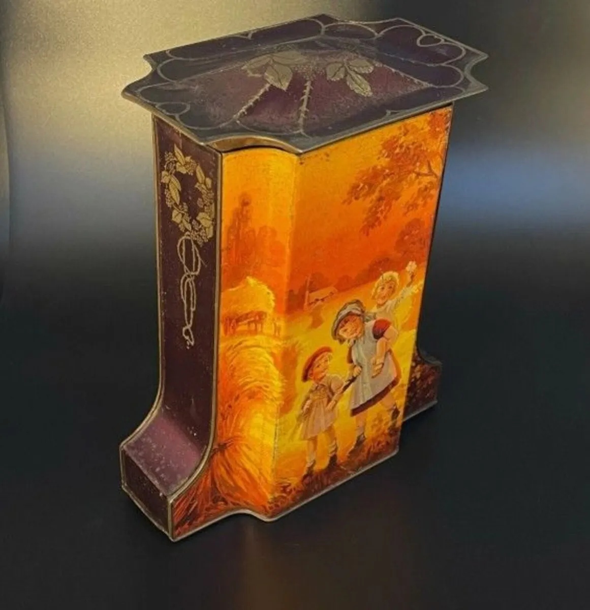Antique Art Deco Vase Biscuit Tin c.1915-20 - Image 1
