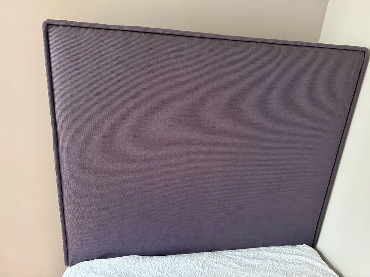 Single bed with headboard/mattress - Image 3