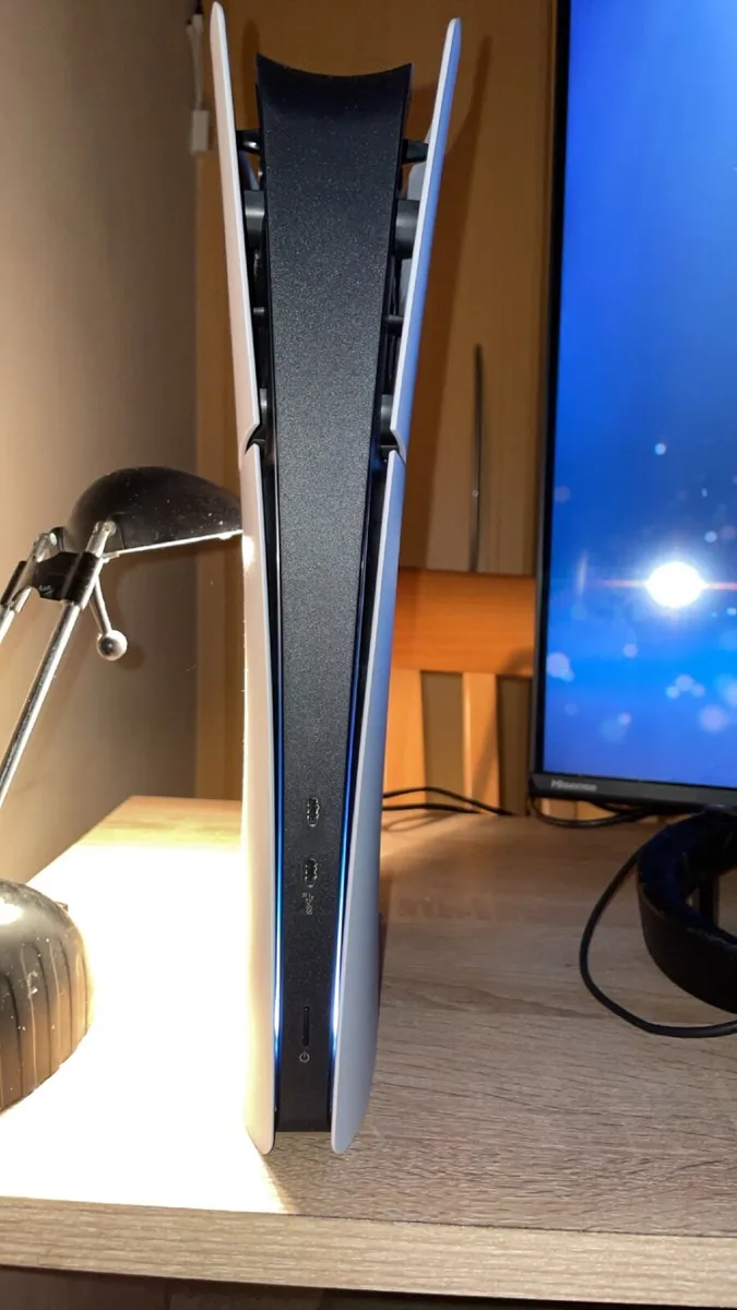 Playstation 5 - Image 2