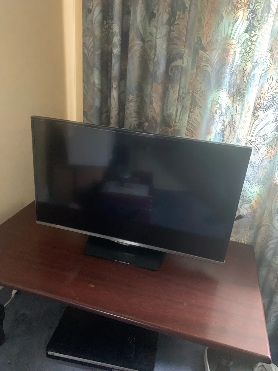 Samsung television - Image 1