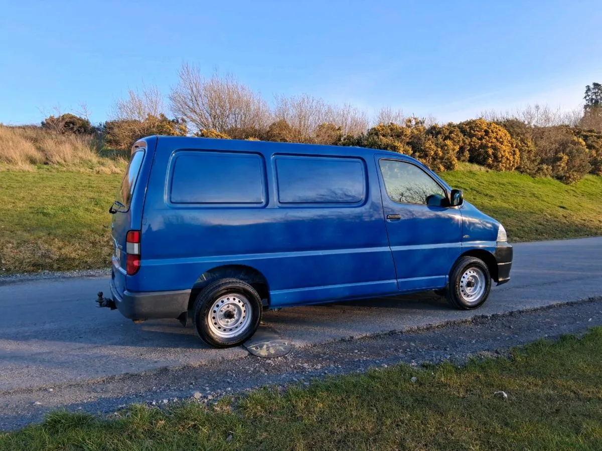 2011 hiace new cvrt - Image 4