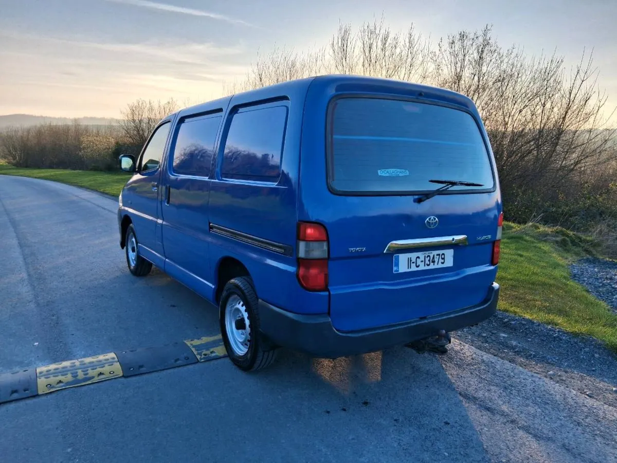 2011 hiace new cvrt - Image 3