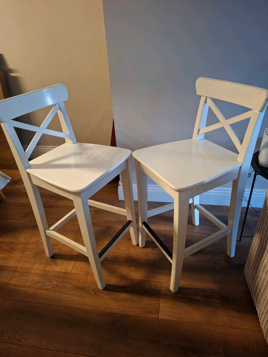 Kitchen island stools - Image 1