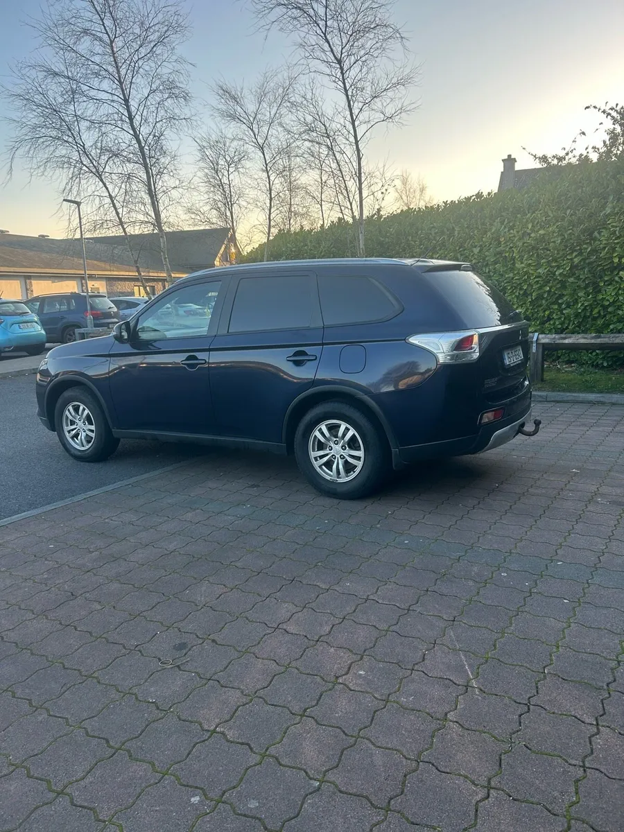 151 Mitsubishi Outlander DOE 12/26 - Image 3