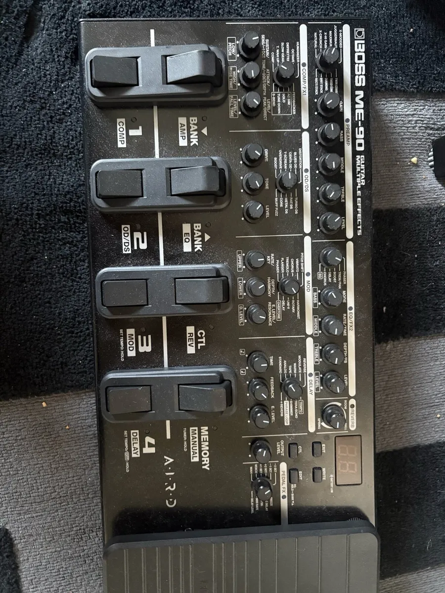 Boss me-90 multi effects