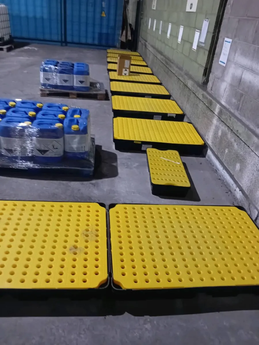 Chemical spill bunds /trays - Image 1