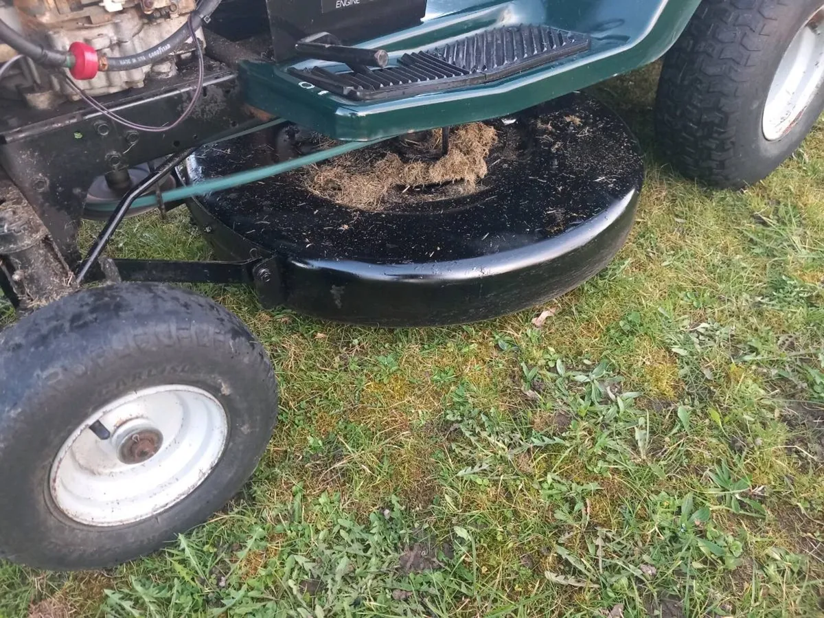 Ride on lawnmower - Image 3