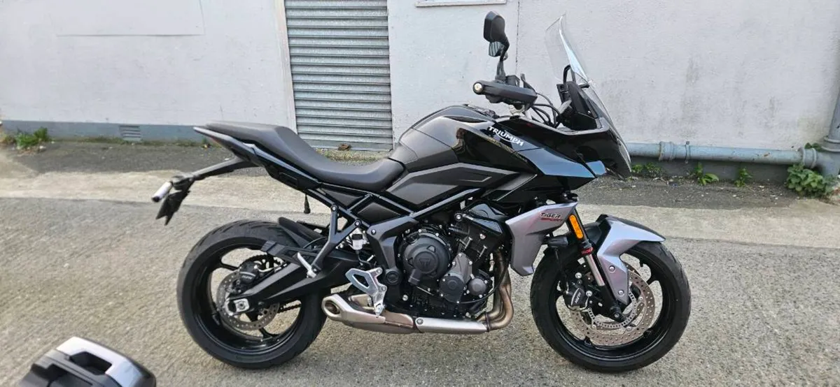 2024 Triumph Tiger 660 - Image 2