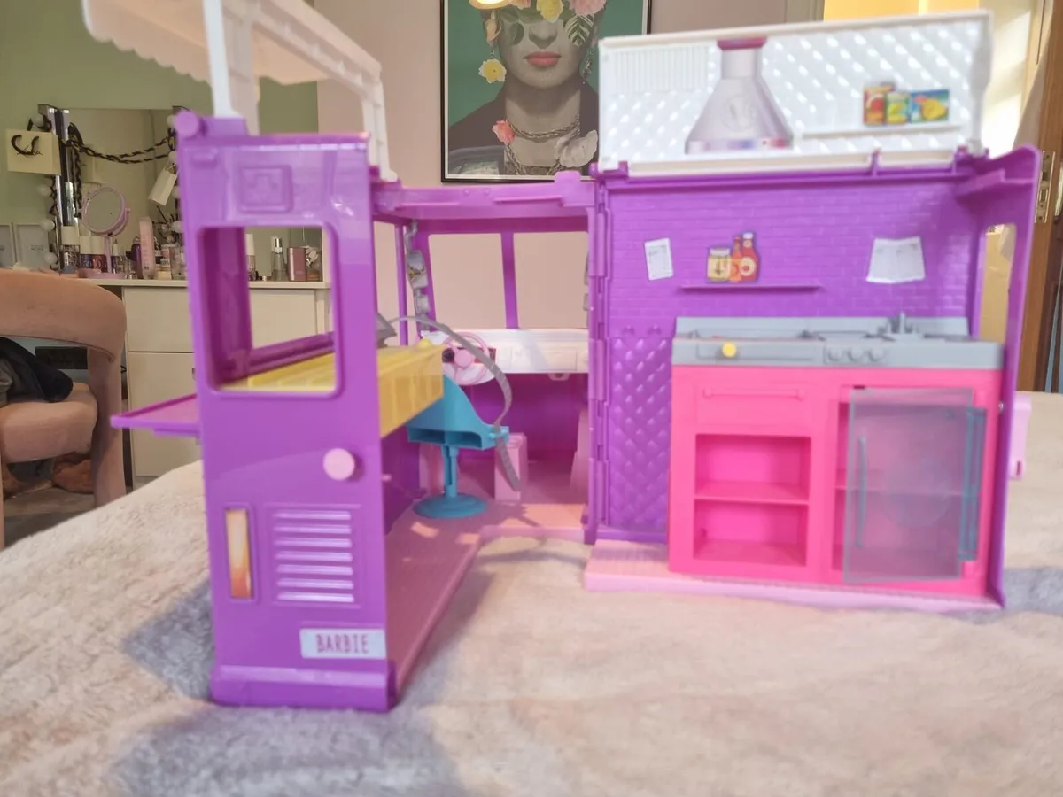 Barbie Food Truck - Image 2