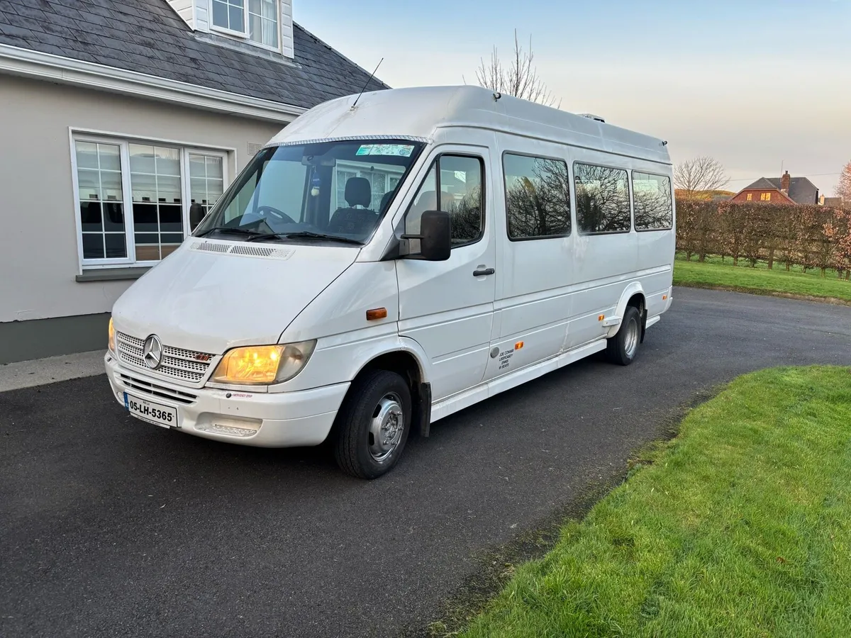 Mercedes sprinter 05 18 seater - Image 2