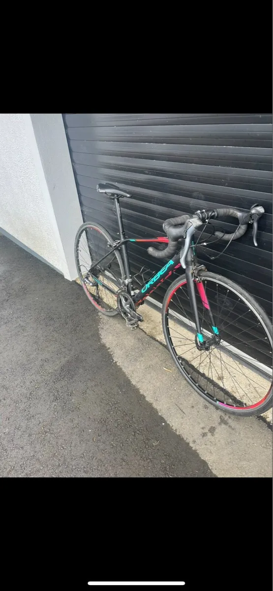 Road bike - Image 1