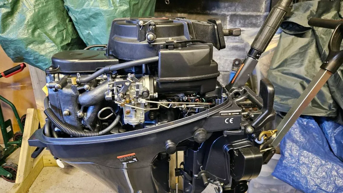 Outboard motor 8hp - Image 4