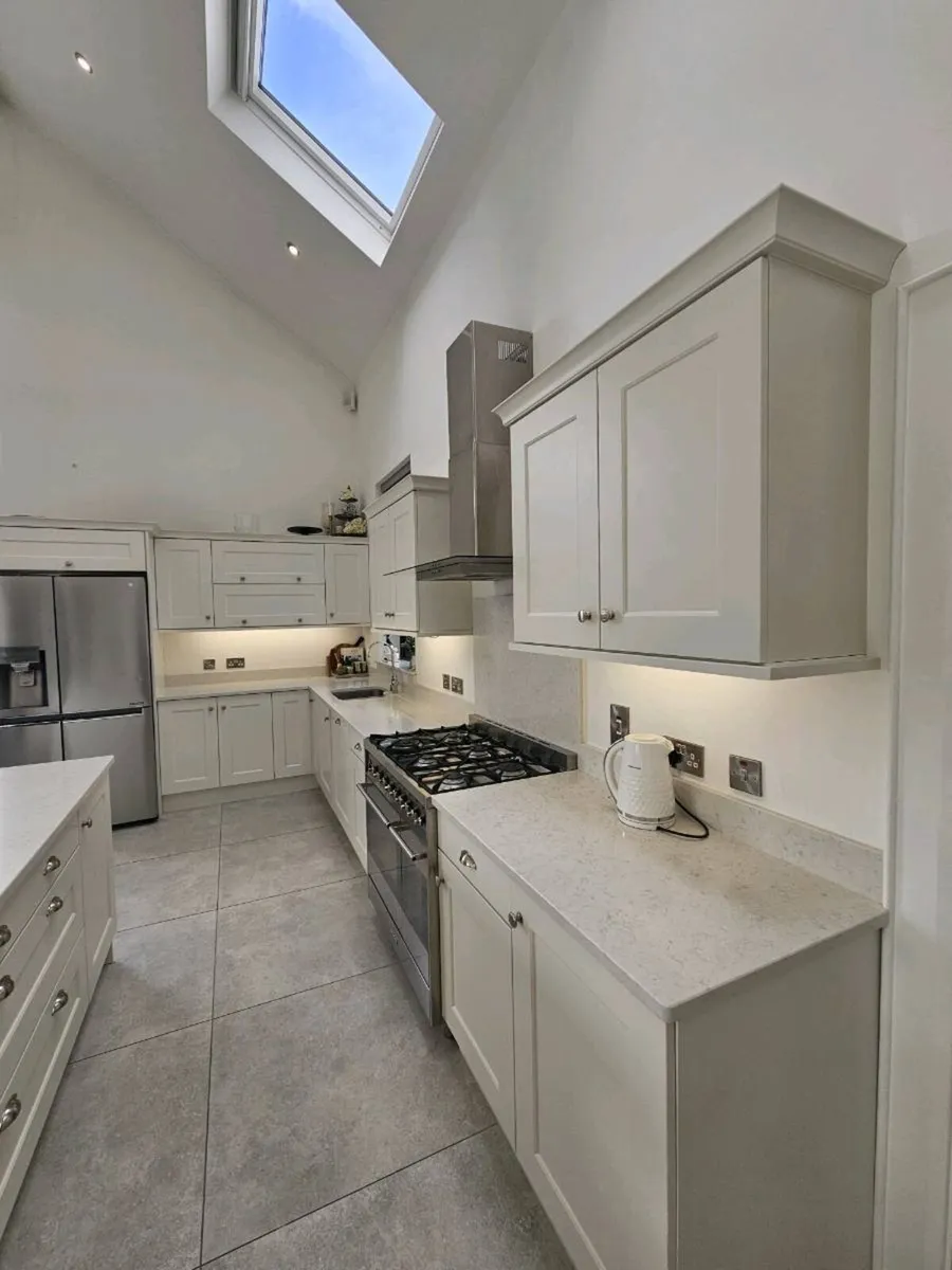 Full kitchen for sale - Image 2