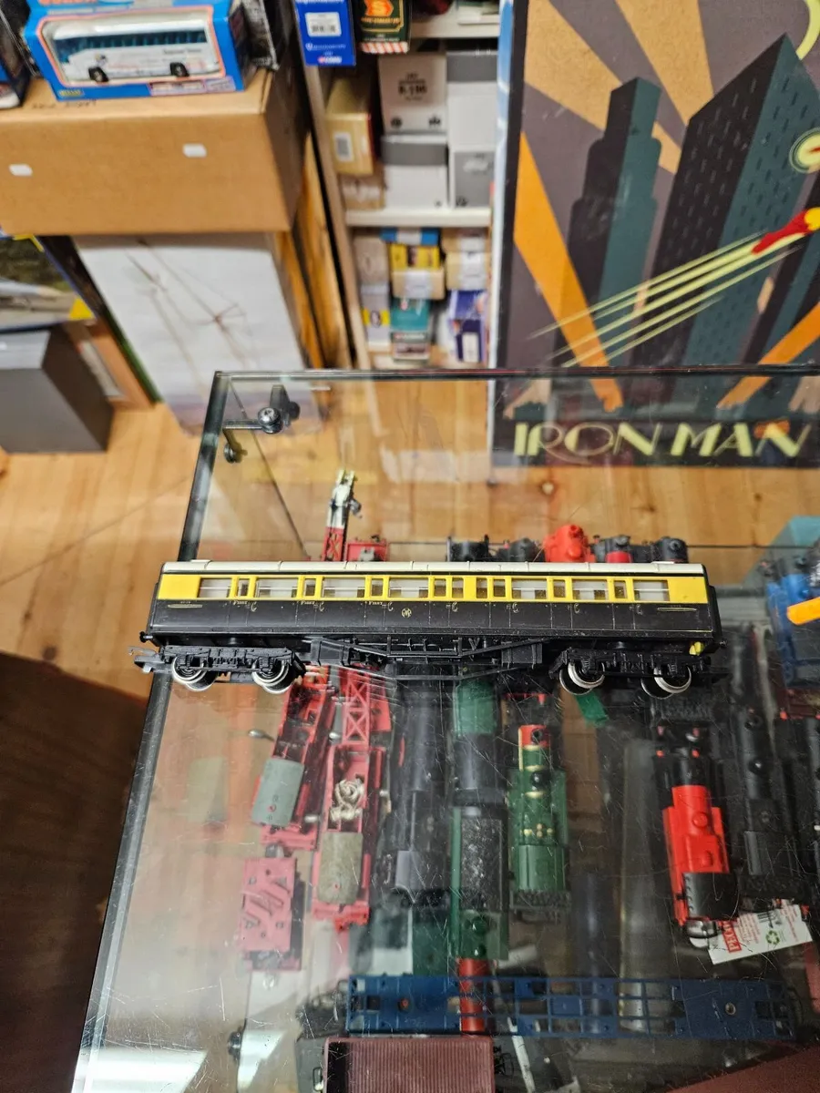 Hornby Lima OO Gauge Carraige