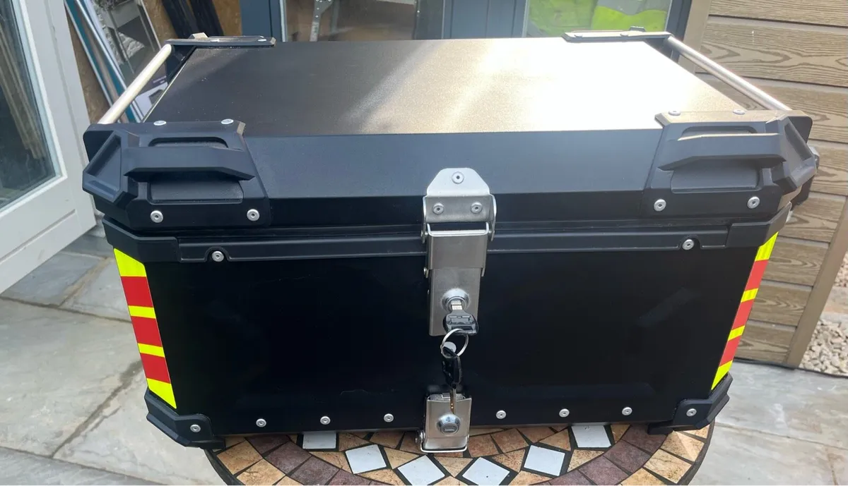Motorbike top box - Image 1