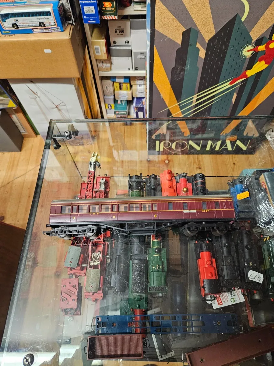 Hornby Lima OO Gauge Carraige