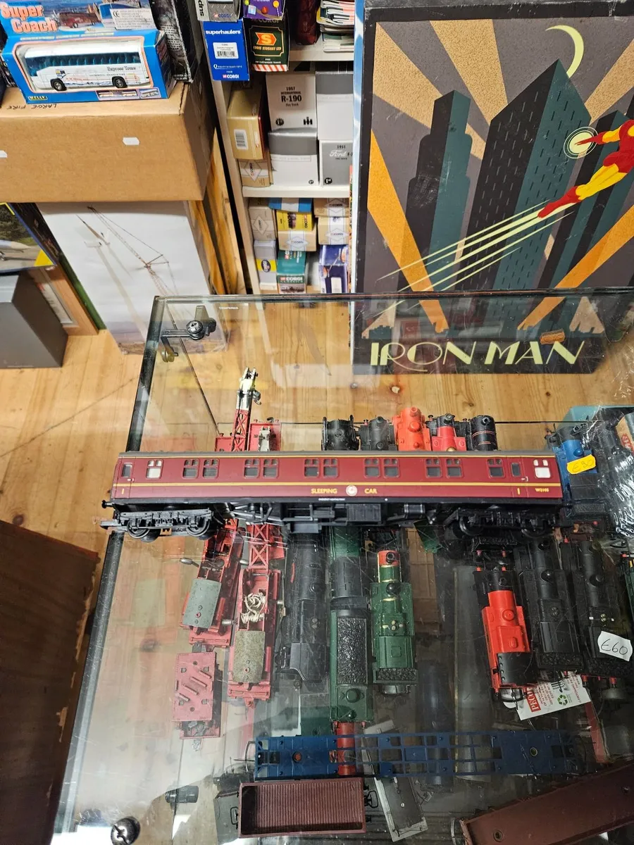 Hornby Triang Lima OO Gauge Carraige