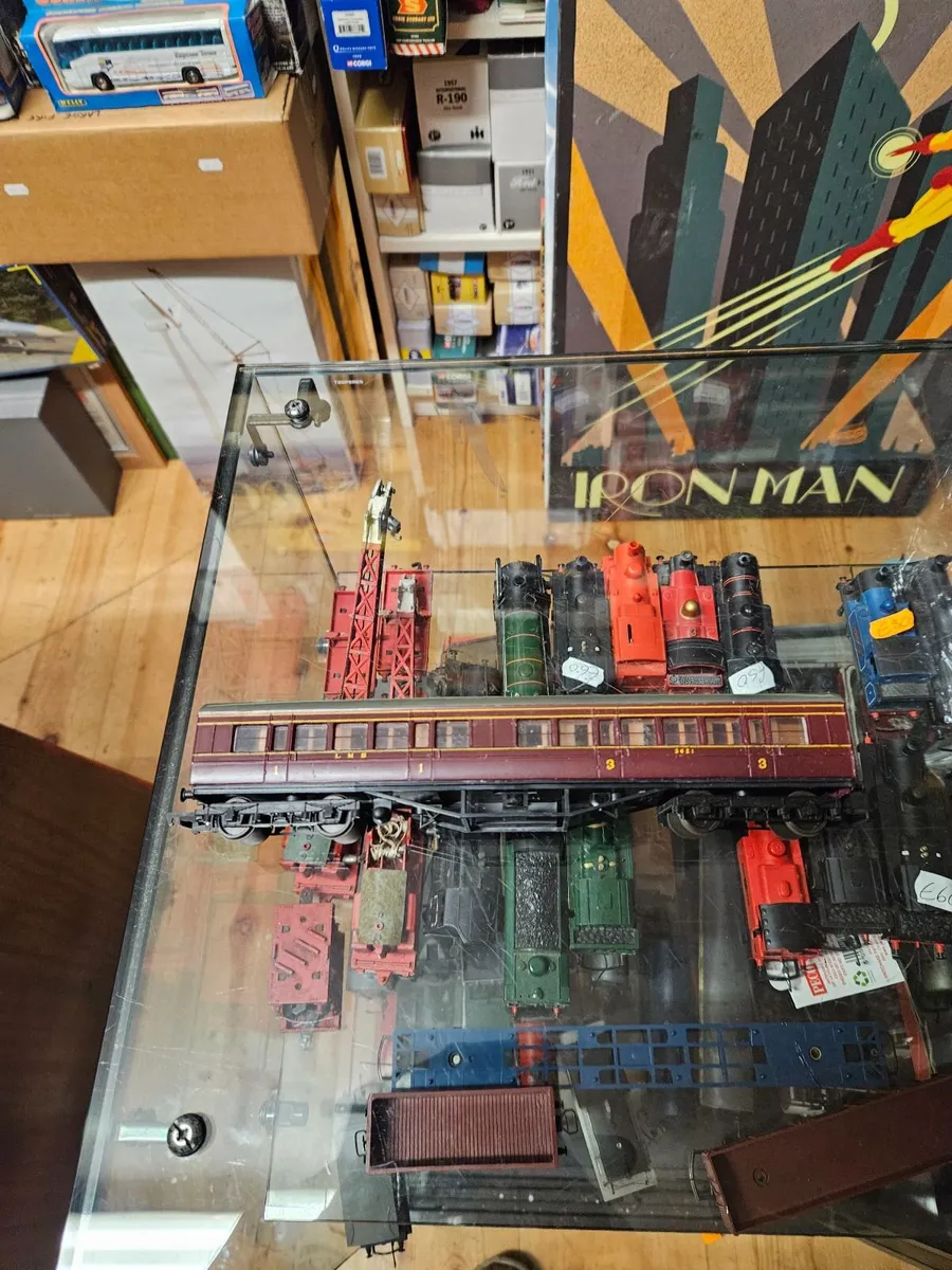 Hornby Triang Lima OO Gauge Carraige