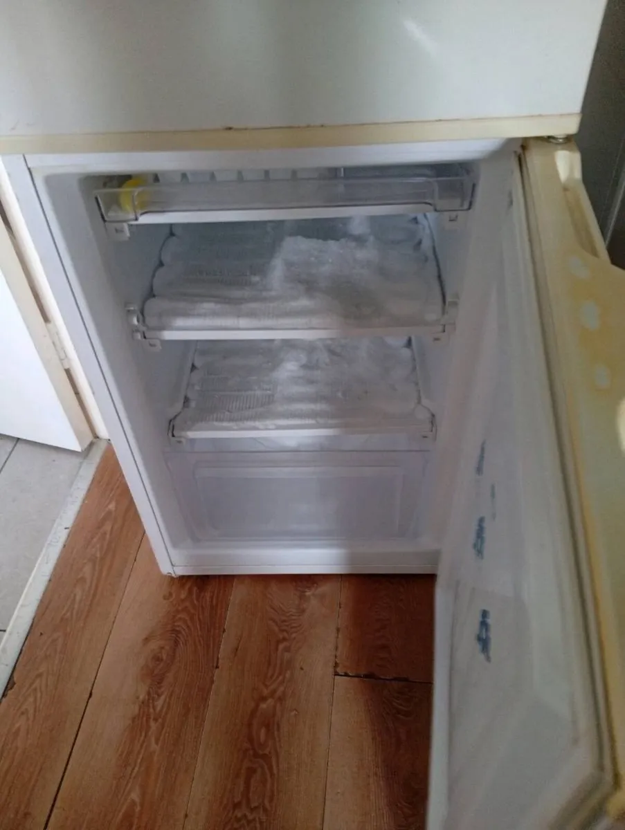 Fridge freezer - Image 4