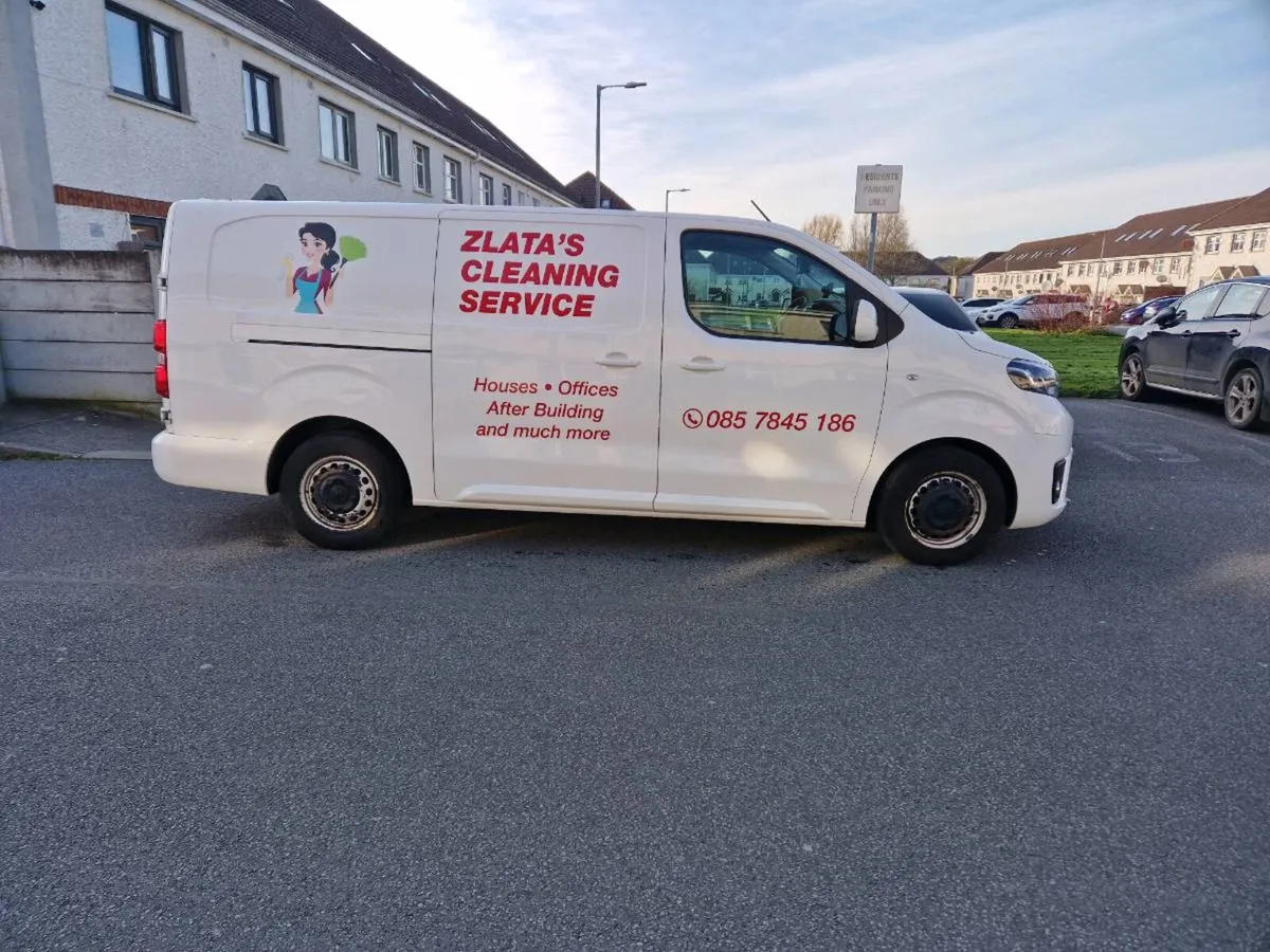 Toyota  Proase  van - Image 1