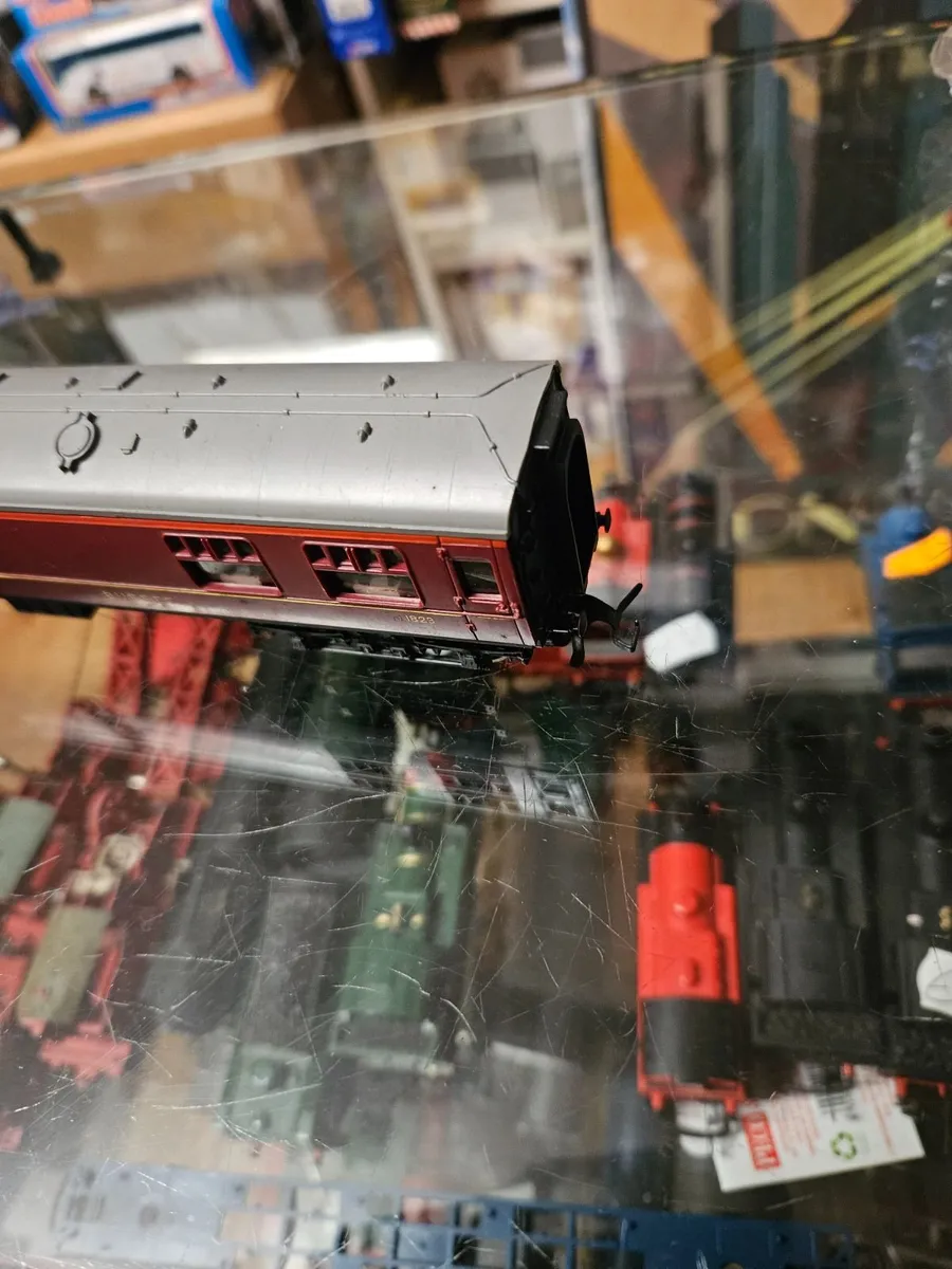 Hornby Lima OO Gauge Carraige - Image 1