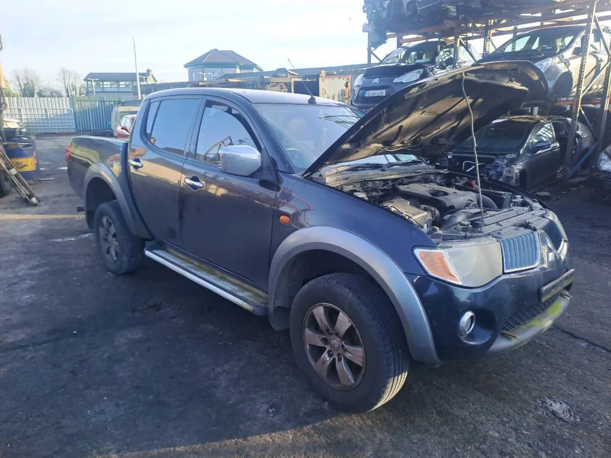 07 Mitsubishi L200 breaking for parts - Image 4