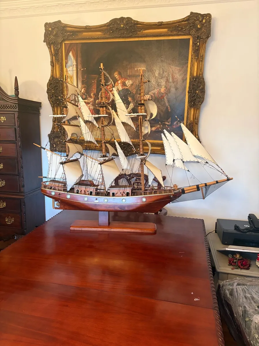 Antique ship - Image 1