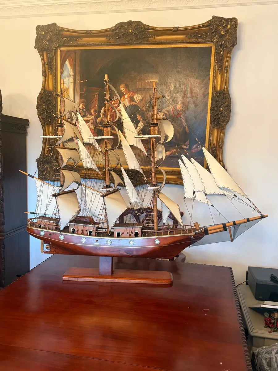 Antique ship - Image 2