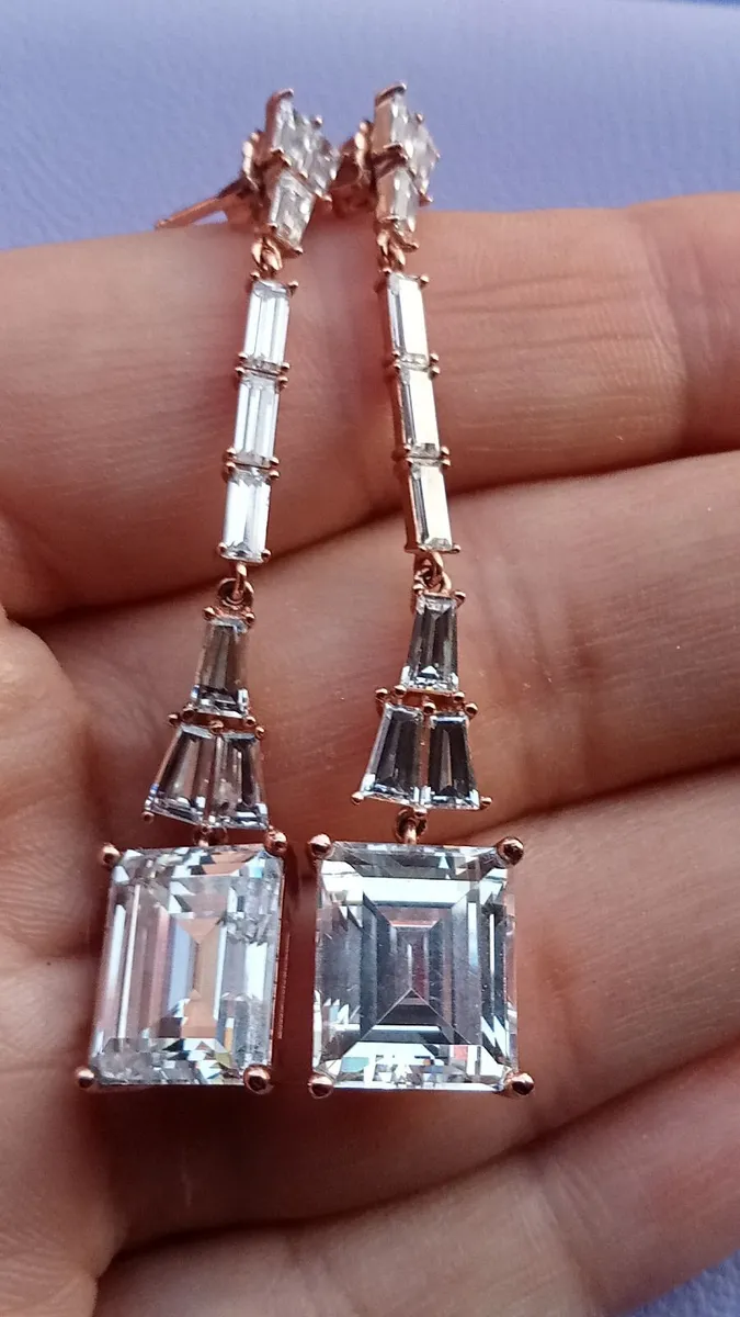 Beautiful Dangle Earrings - Image 2