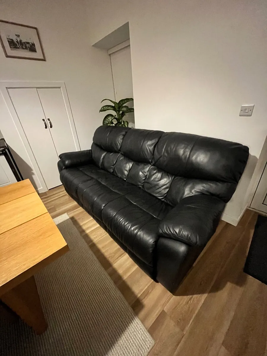 Leather sofa for sale - Image 3