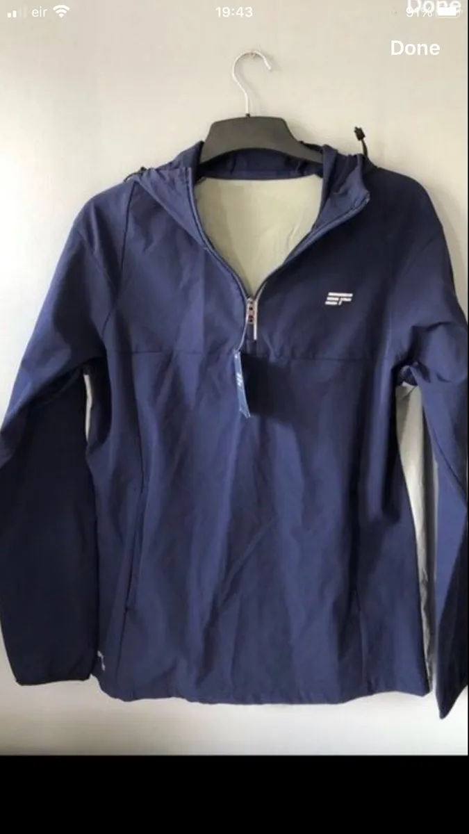 Mens BNWT hoodie size S €15 - Image 1