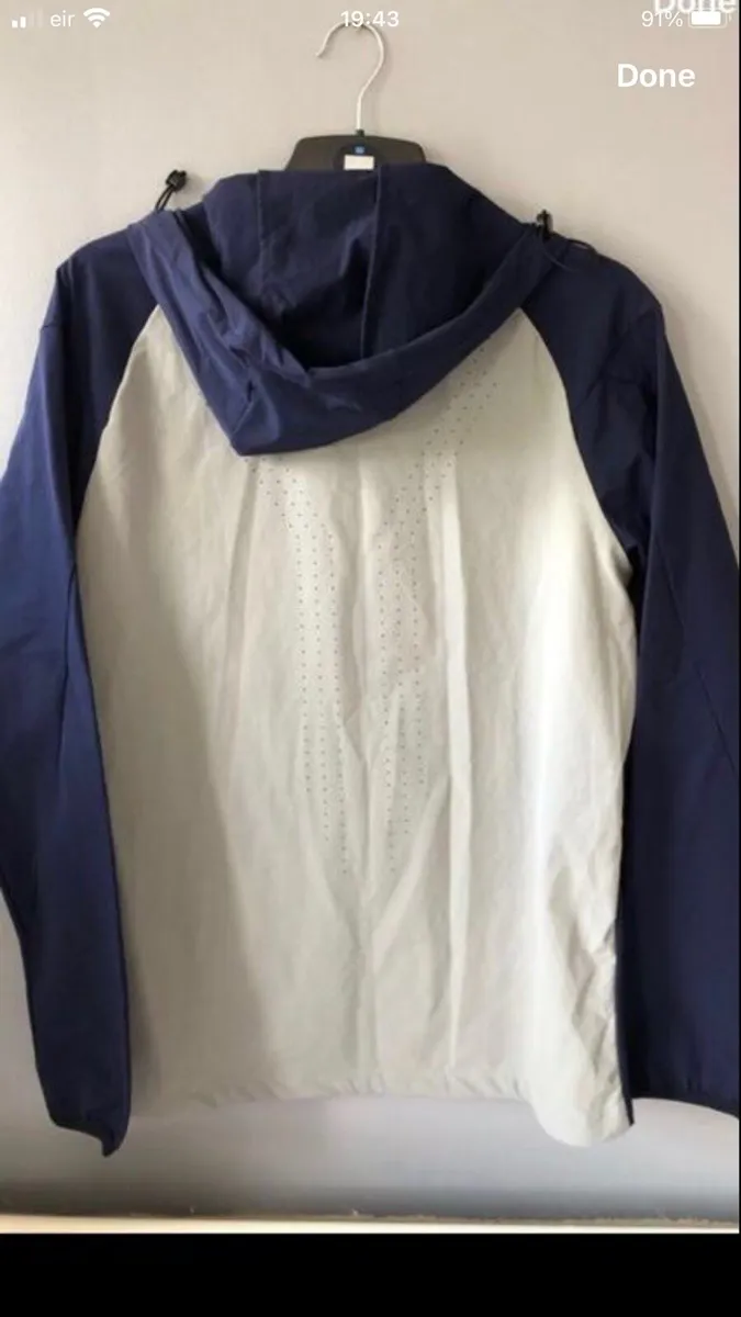 Mens BNWT hoodie size S €15 - Image 2