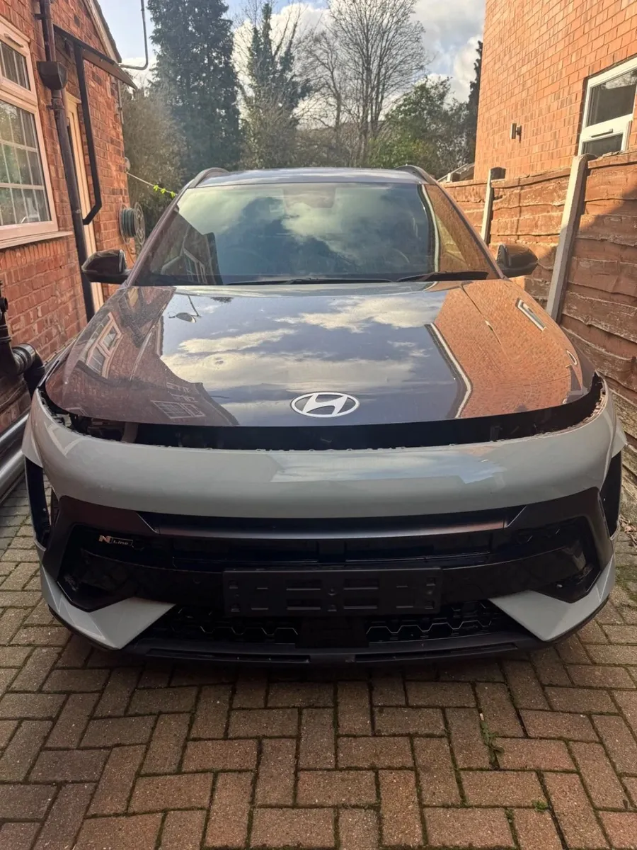 damaged repairable hyundai kona - Image 2