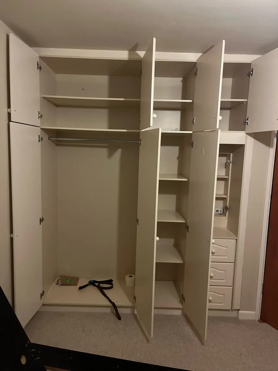 Built in wardrobe - Image 2