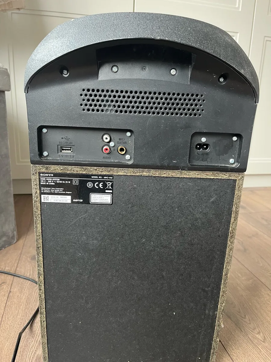 Sony party speaker - Image 2