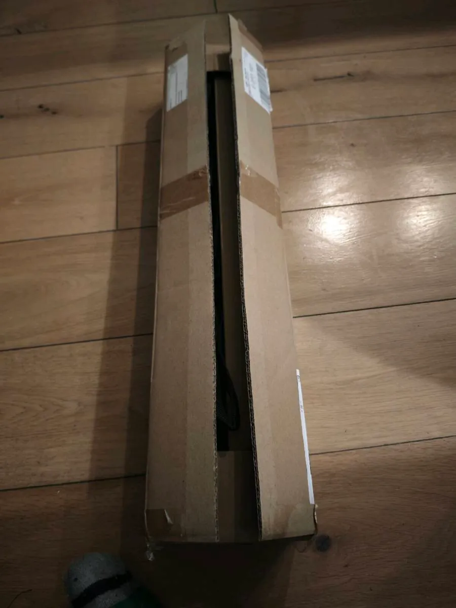 Portable projector screen almost new Dublin - Image 3