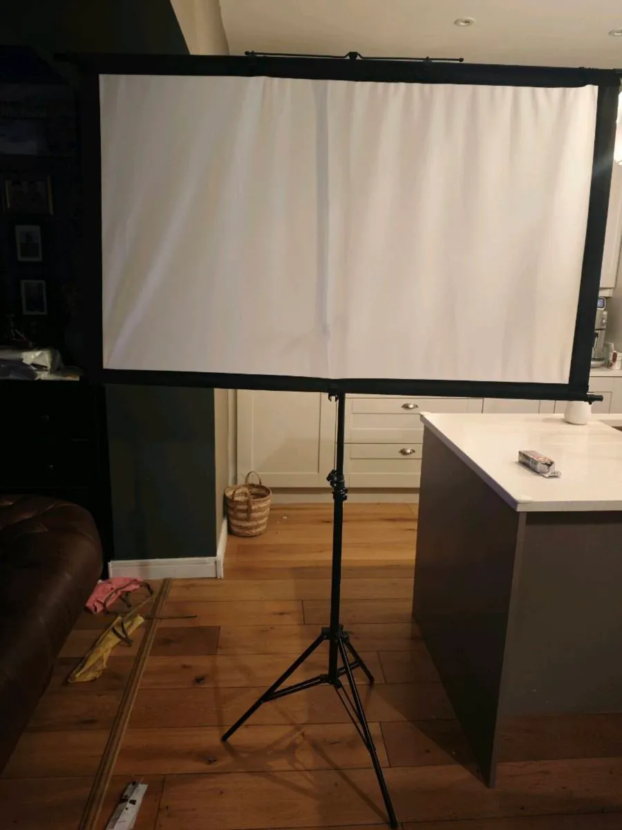 Portable projector screen almost new Dublin - Image 1