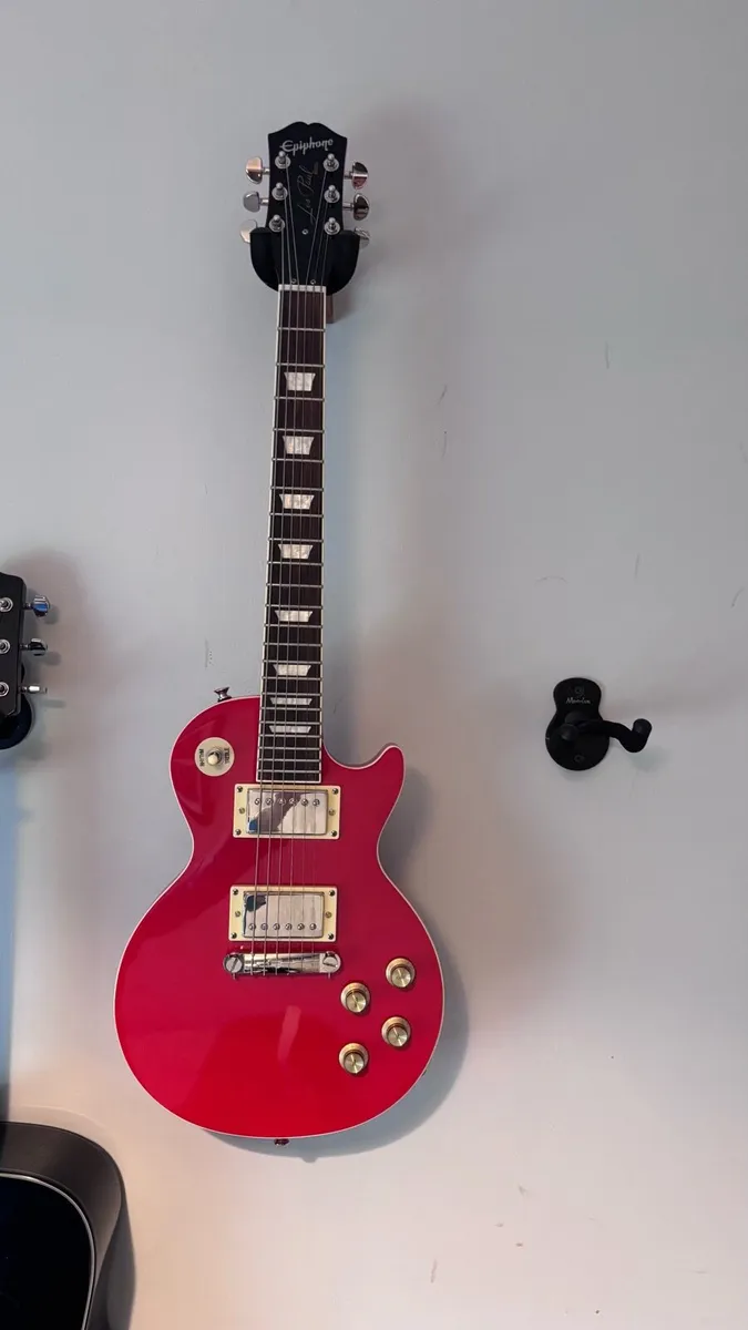 Electric guitar - Image 1