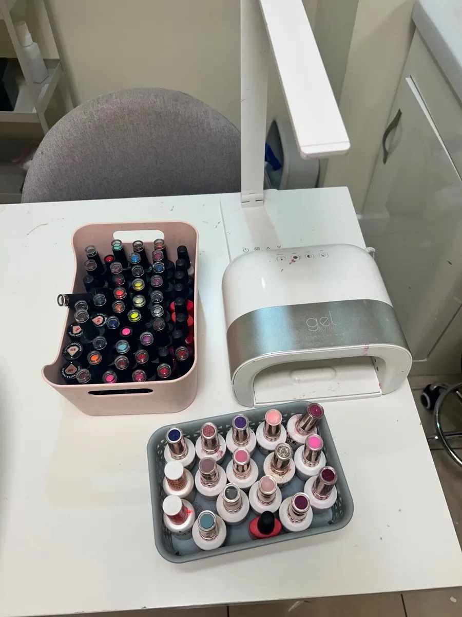 Threading chair , Gel polish & lamp - Image 2