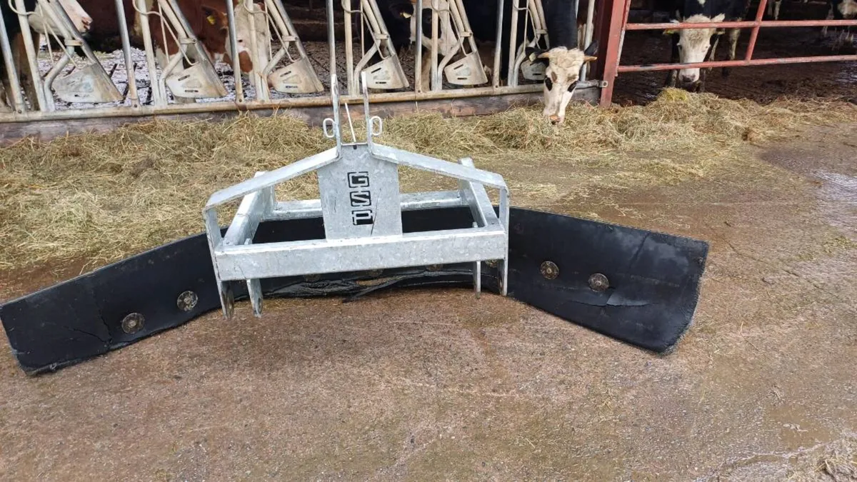 Tractor scraper - Image 1