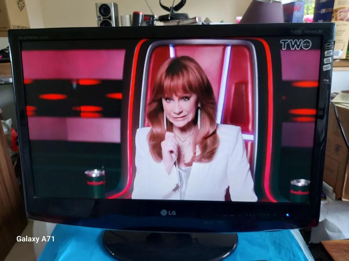 LG Flatron Model No. M2762DPM 27 inch TV with RC - Image 1